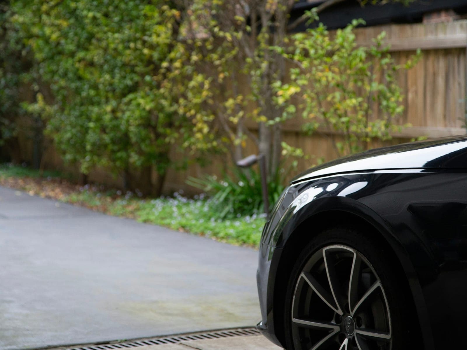 The Riflessi outdoor detailing bay